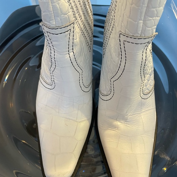 Ganni White cowboy 🤠 👢 boots - Picture 3 of 8